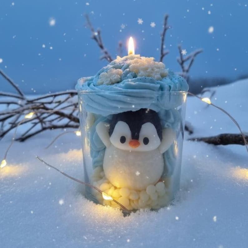 Handgegossene Pinguin-Kerze im Glas